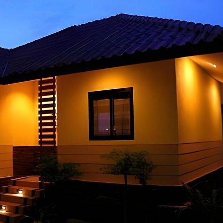 Tanisa Resort Chumphon Exterior photo