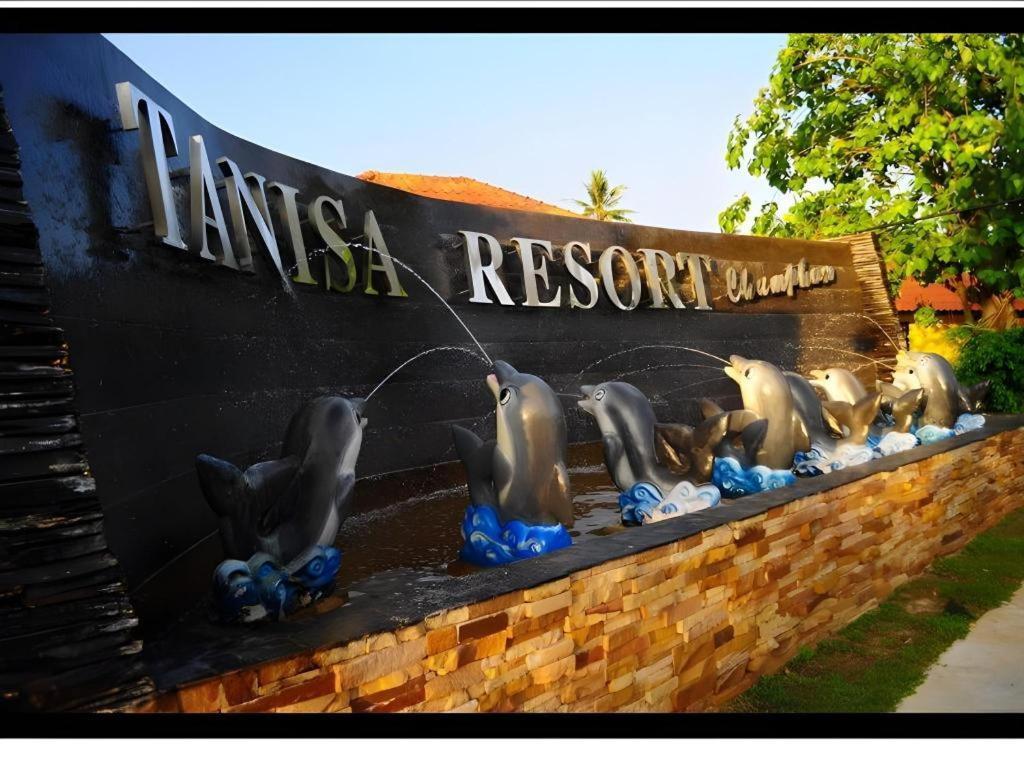 Tanisa Resort Chumphon Exterior photo