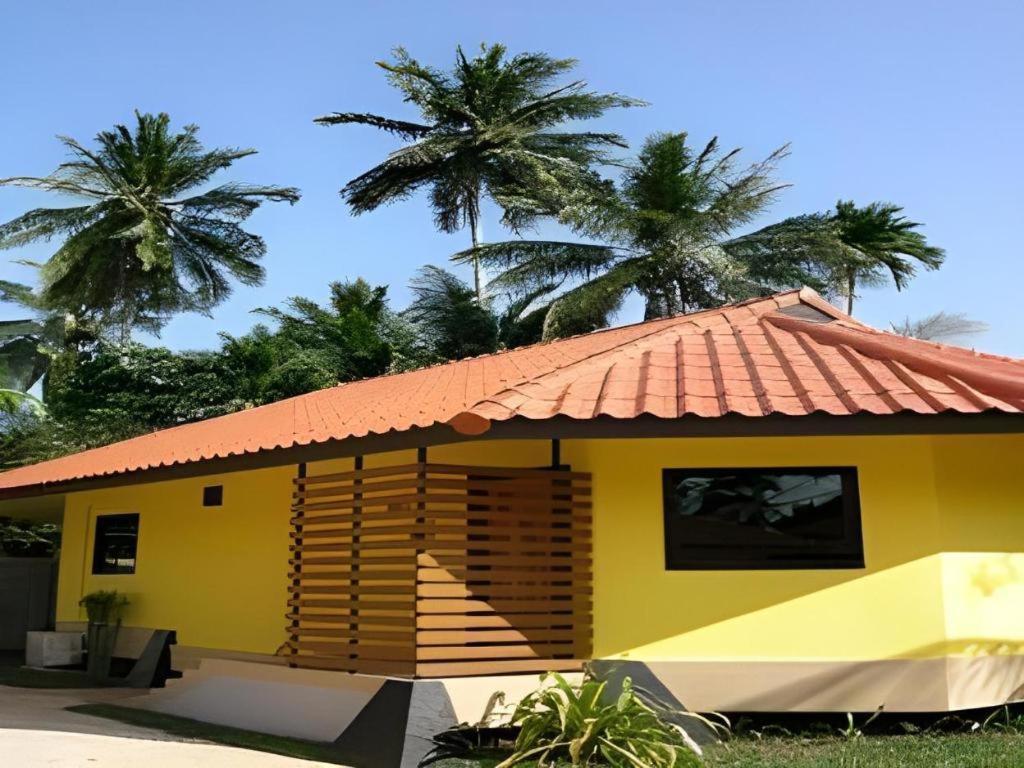 Tanisa Resort Chumphon Exterior photo