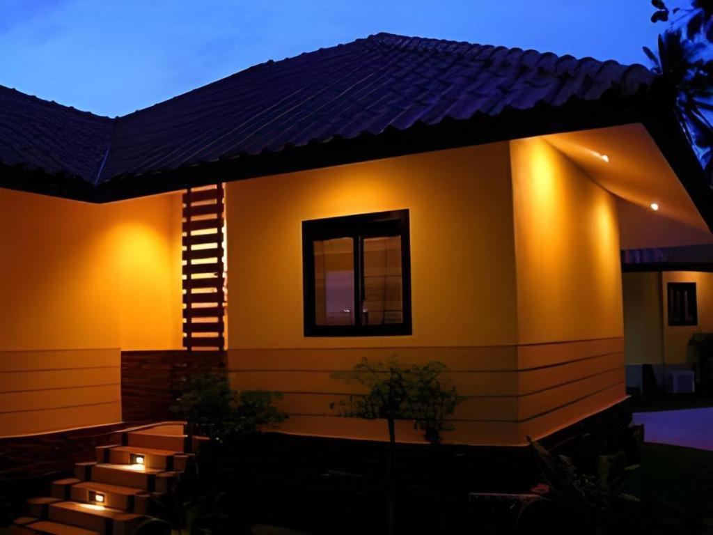 Tanisa Resort Chumphon Exterior photo