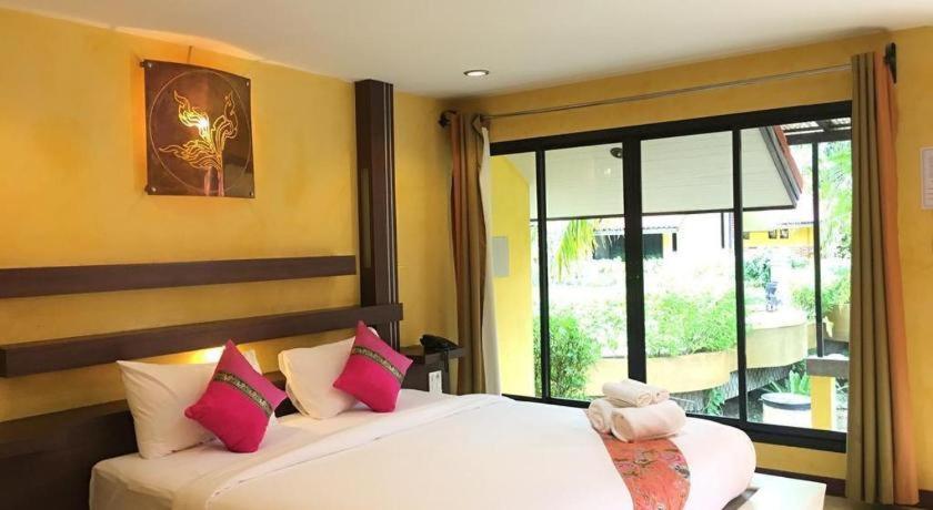 Tanisa Resort Chumphon Exterior photo