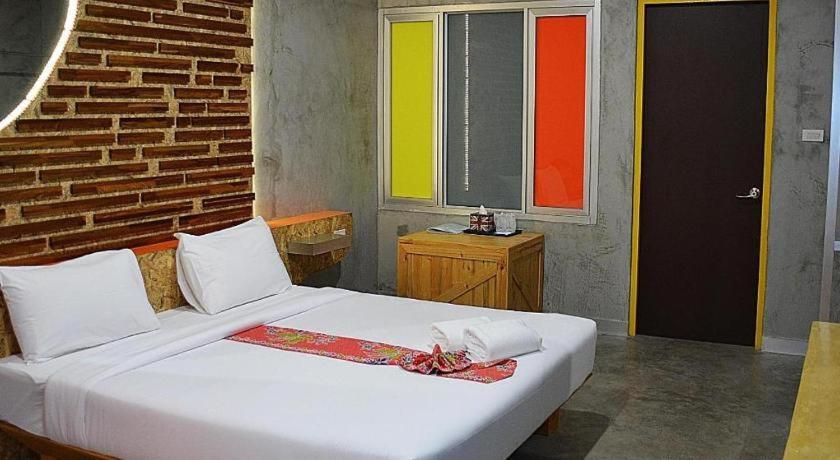 Tanisa Resort Chumphon Exterior photo