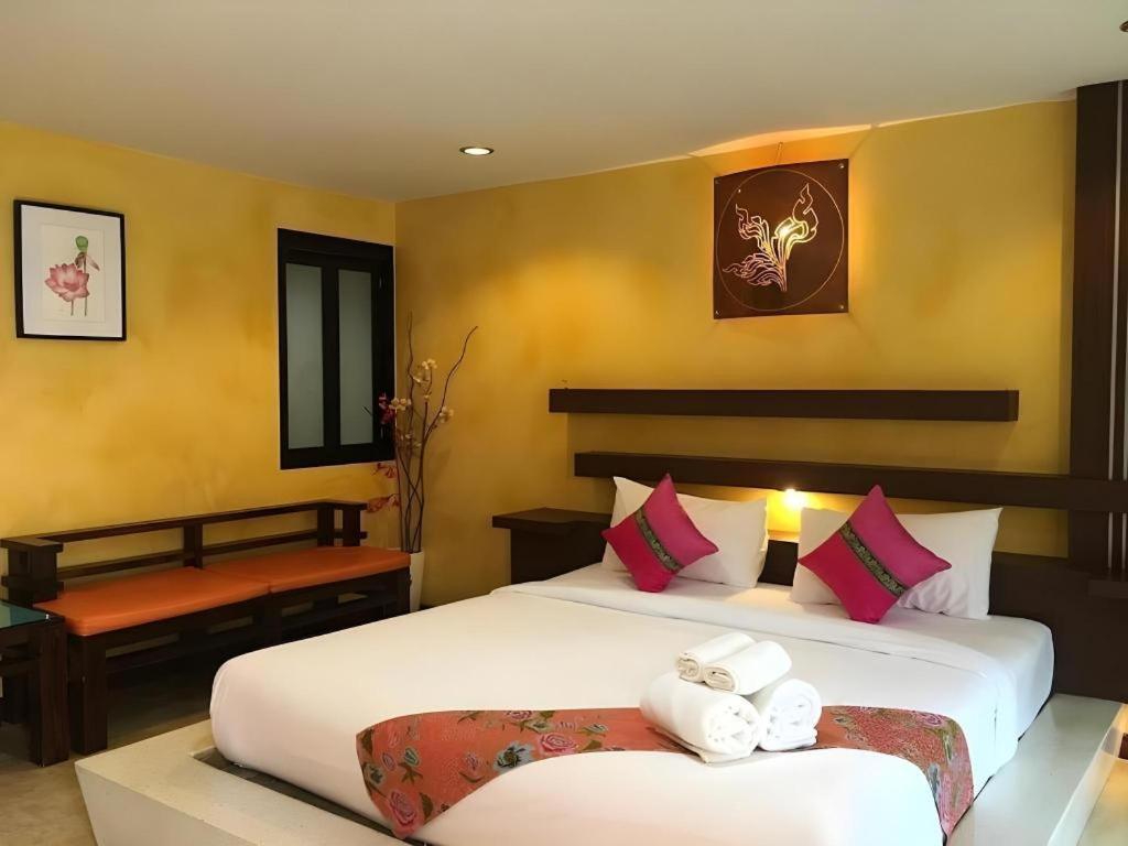 Tanisa Resort Chumphon Exterior photo